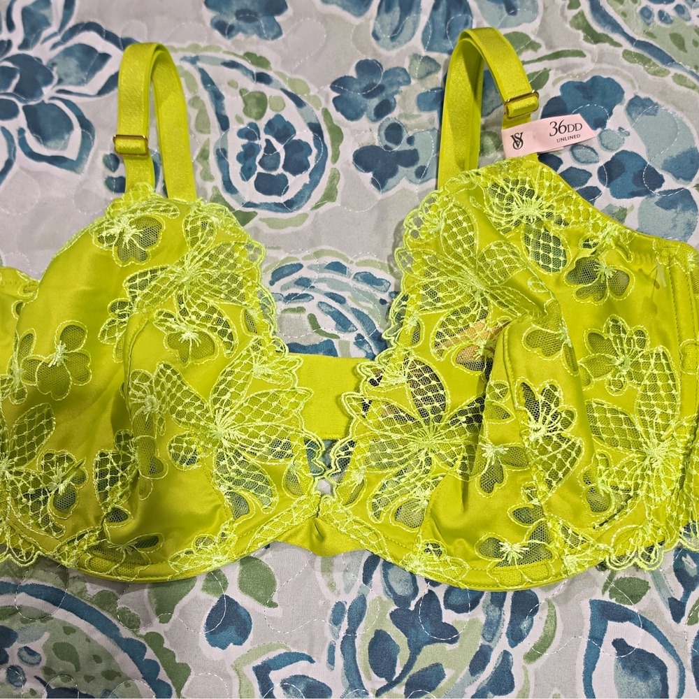 Victoria's Secret very sexy low cut demi Underwire Unlined Bra Adjustable 36DD